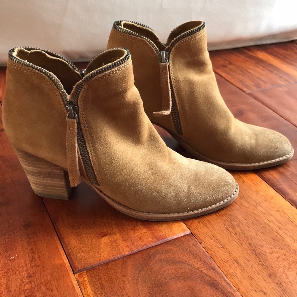 Dolce Vita Tan Suede Zipper Accent Heeled Bootie
